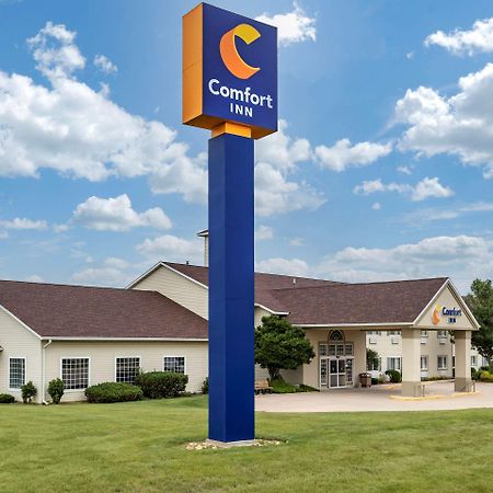 Comfort Inn Dyersville Near The Field Of Dreams Exterior photo