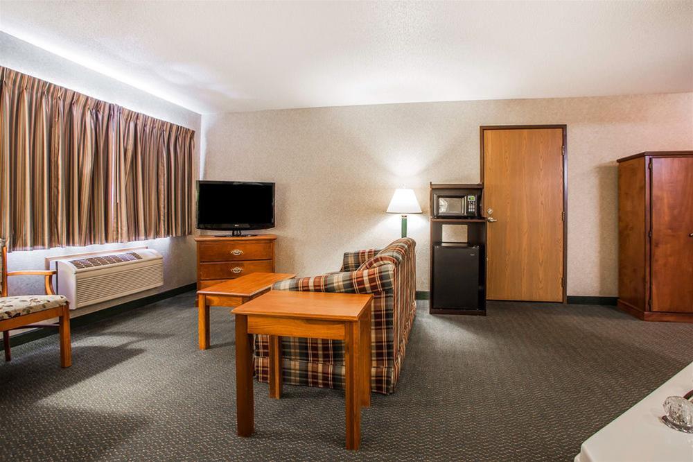 Comfort Inn Dyersville Near The Field Of Dreams Exterior photo