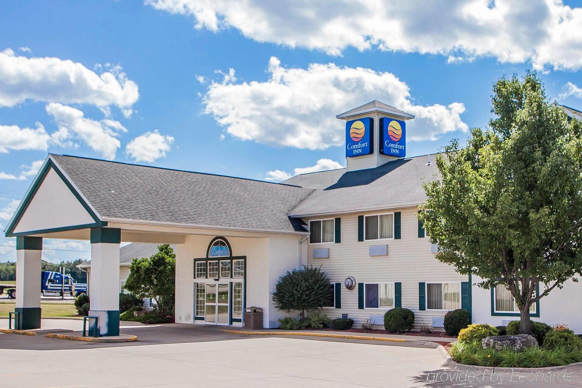 Comfort Inn Dyersville Near The Field Of Dreams Exterior photo